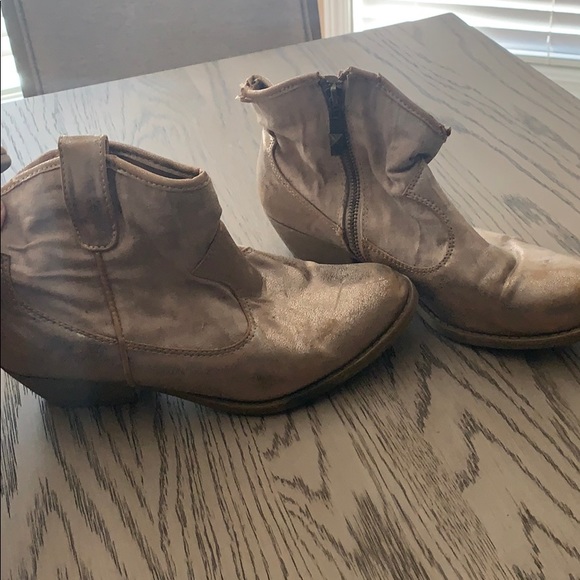 ankle length cowboy boots
